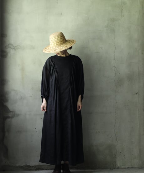 cavane キャヴァネ / Dress with voluminous sleevesワンピース / ca-26081