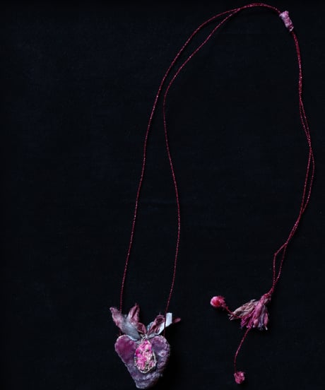 Antonia Rossi (Antomoon)/ Artisan Embroidered Heart Necklaceネックレス / An-26004