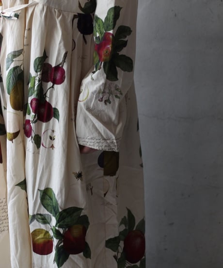 ALEKSANDR MANAMISアレクサンダーマナミ/ LES FRUITS LOOSE FRONT DRESSワンピース / am-26014