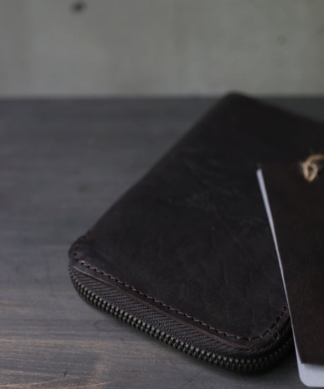 ALEKSANDR MANAMISアレクサンダーマナミ/ AM-T SOFFIETTO WALLET - BROWN革財布 /am-26016