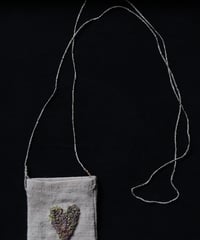 Antonia Rossi (Antomoon)/ Artisan Embroidered little pouch omamori vintage Necklaceネックレス / An-26016
