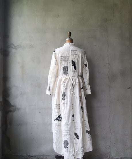 ALEKSANDR MANAMISアレクサンダーマナミ/ LECTURES LOOSE FRONT DRESS - LECTURESワンピース / am-24011