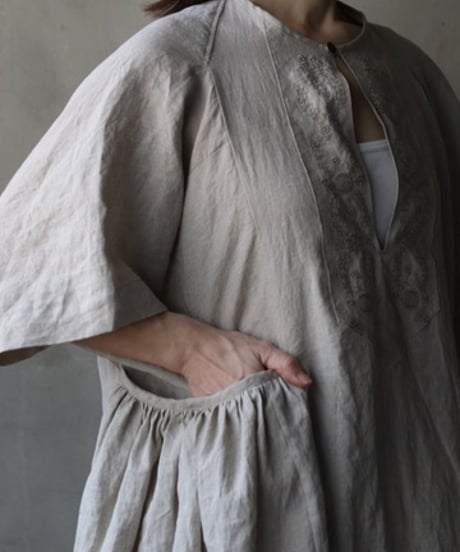 NATIVE VILLAGE ネイティブヴィレッジ / No.11 平らな枯れ草の上 リーフ刺繍ドレス / na-26016