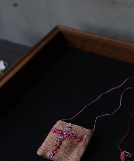 Antonia Rossi (Antomoon)/ Embroidered little pouch omamori vintage Necklaceネックレス / An-25011