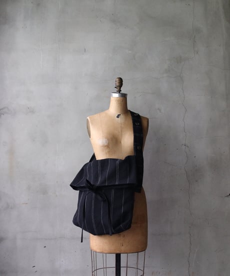 【新品】デ・アンタゴニスト der antagonist バケットハット 新品】デ・アンタゴニスト der antagonist バケットハット ハート刺繍