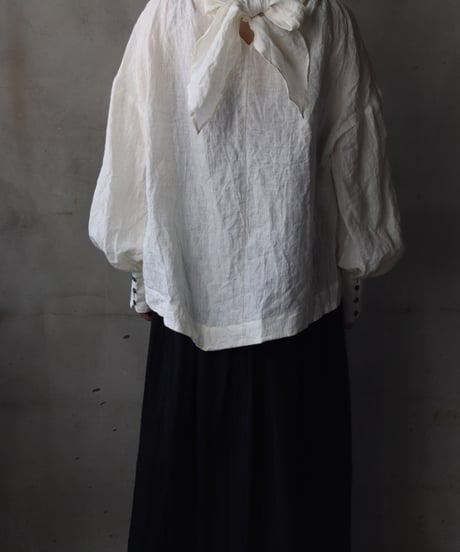 cavane キャヴァネ / Pull-over blouse with tie Linen100ブラウス / ca-26029