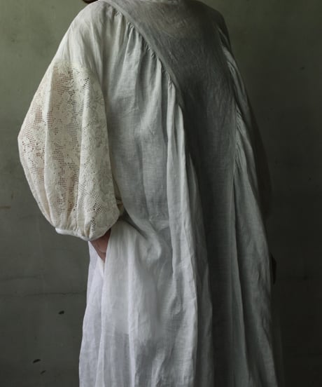 cavane キャヴァネ / Dress with voluminous sleevesワンピース / ca-26082
