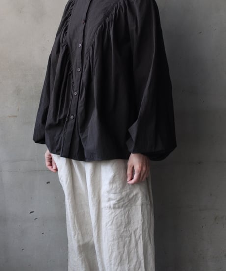 cavane キャヴァネ / 【受注予約】Stand-collar raglan cotton & linen blouseブラウス / ca-26007