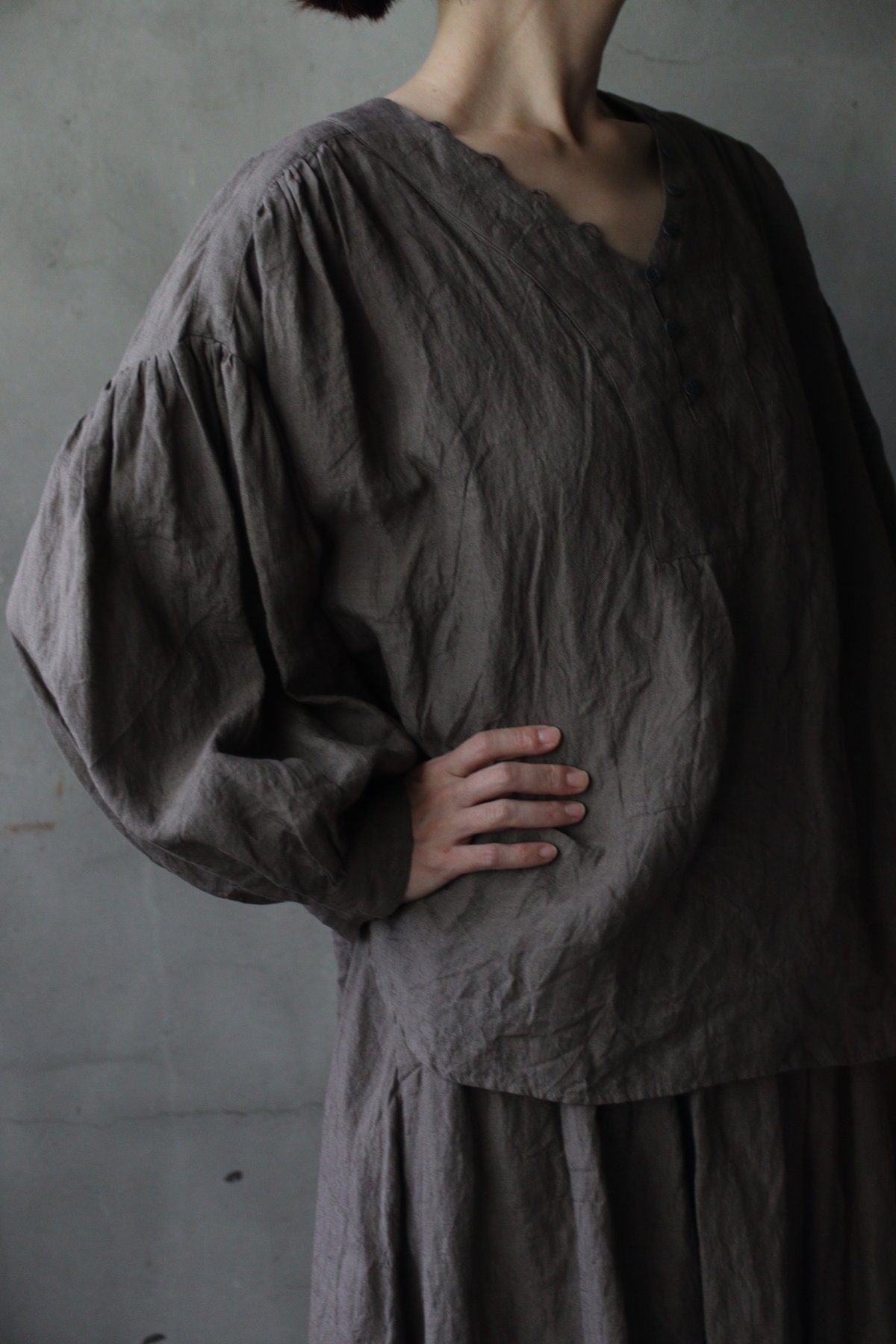 キャヴァネ　cavane リネン　ブラウス　ベージュ　Ｆ　長袖 キャヴァネcavane リネンブラウスベージュF長袖