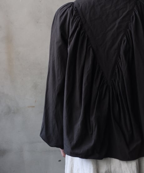 cavane キャヴァネ / Stand-collar raglan cotton & linen blouseブラウス / ca-26007
