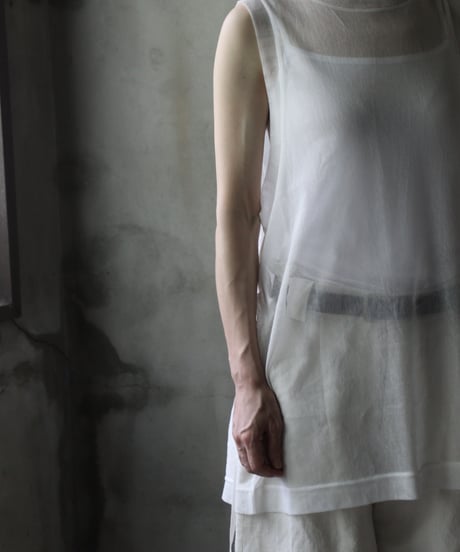 NATIVE VILLAGE ネイティブヴィレッジ / No.7/ Where the fog clears バックオープンノースリーブ（foggy white）/ na-25012
