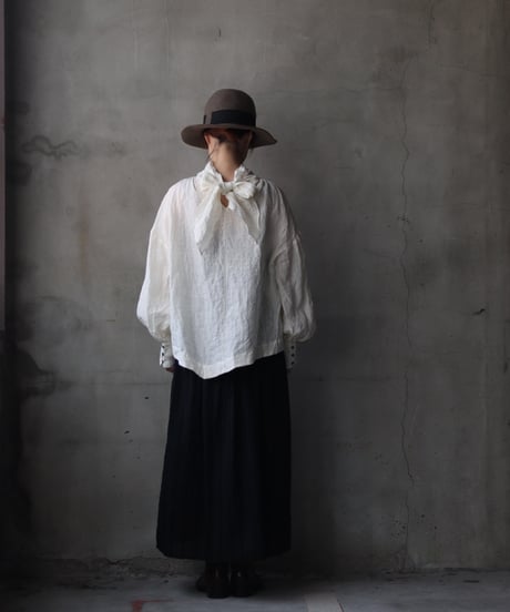 cavane キャヴァネ / Pull-over blouse with tie Linen100ブラウス / ca-26029