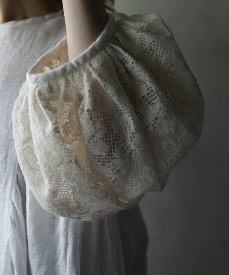 cavane キャヴァネ / Dress with voluminous sleevesワンピース / ca-26082
