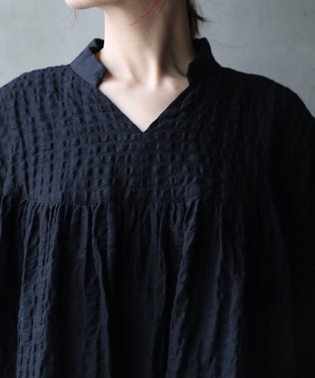 cavane キャヴァネ / Stand coll gathered chest linen & cottonブラウス / ca-26002