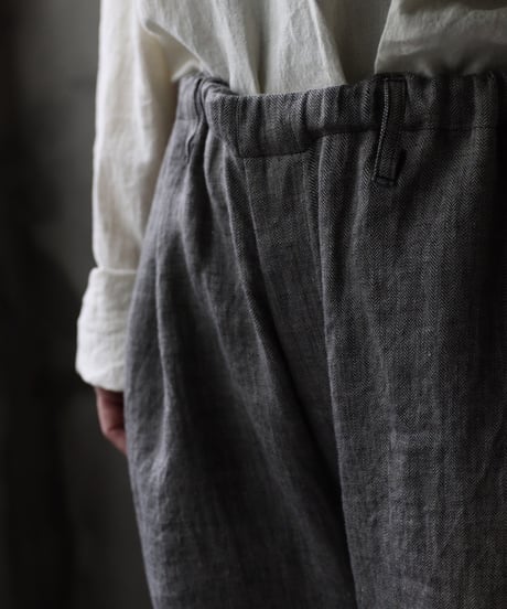 klauseクロイゼ / Linen Herring-bone Loose Fitting Tapered Trousers (ヘリンボーン) / kla-25017