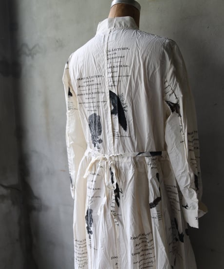 ALEKSANDR MANAMISアレクサンダーマナミ/ LECTURES LOOSE FRONT DRESS - LECTURESワンピース / am-24011