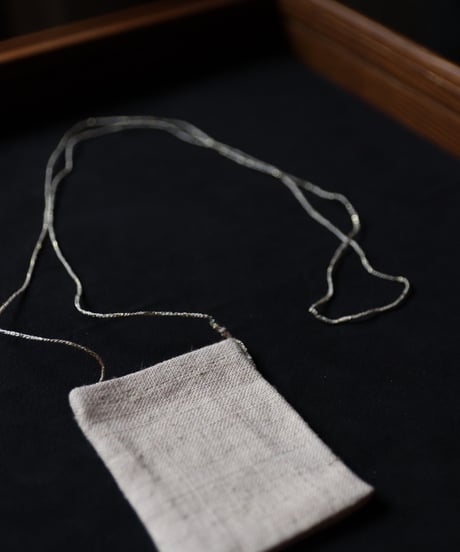 Antonia Rossi (Antomoon)/ Artisan Embroidered little pouch omamori vintage Necklaceネックレス / An-26016