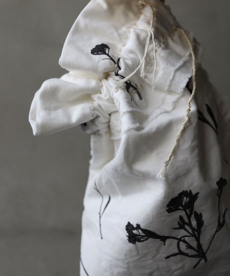 Cavalier Meiko Takahashi  / Pressed flower pouch bag "Alyssum" / Me-23002