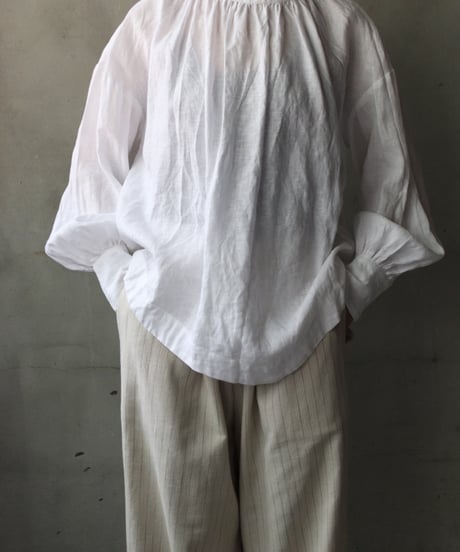 cavane キャヴァネ / Pull-over blouse with tie Linen100ブラウス / ca-26053