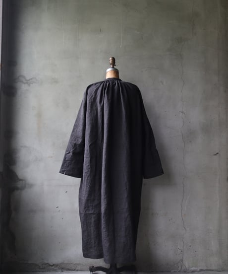 klauseクロイゼ / Belarus linen Gather shirt long length (鉄媒染) / kla-24009