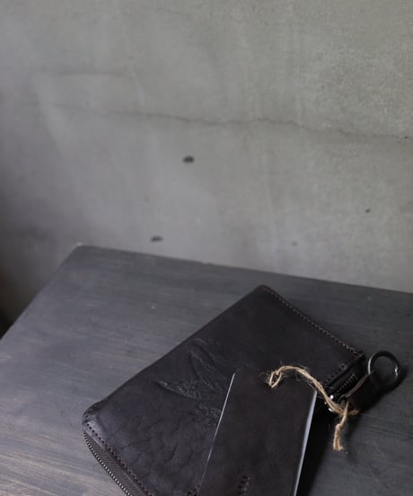 ALEKSANDR MANAMISアレクサンダーマナミ/ AM-T SOFFIETTO WALLET - BROWN革財布 /am-26016