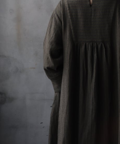 cavane キャヴァネ / Neckline switching dress wool100ワンピース / ca-25173