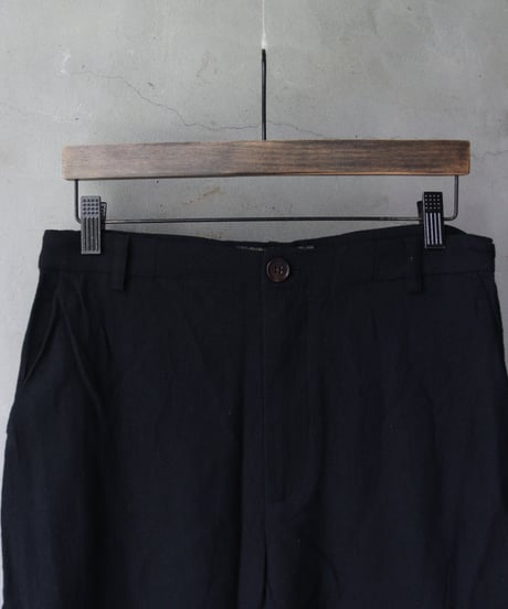 ALEKSANDR MANAMISアレクサンダーマナミ/ SEMI WIDE CROPPED PANTパンツ / am-23024