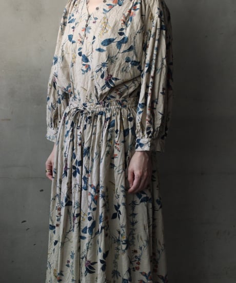 cavane キャヴァネ / V Pull-over blouse linen&cottonブラウス / ca-26061