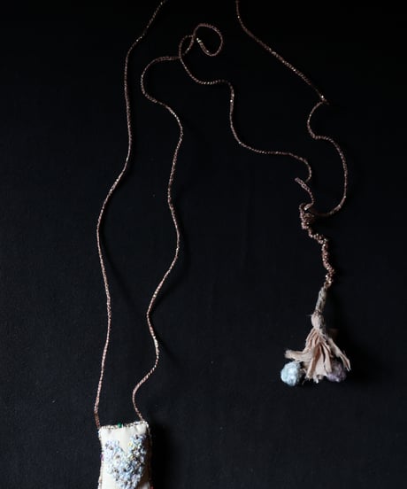 Antonia Rossi (Antomoon)/ Embroidered Square Heart Necklaceネックレス / An-25053