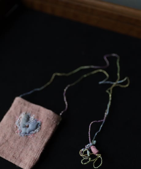 Antonia Rossi (Antomoon)/ Embroidered little pouch omamori vintage Necklaceネックレス / An-25013