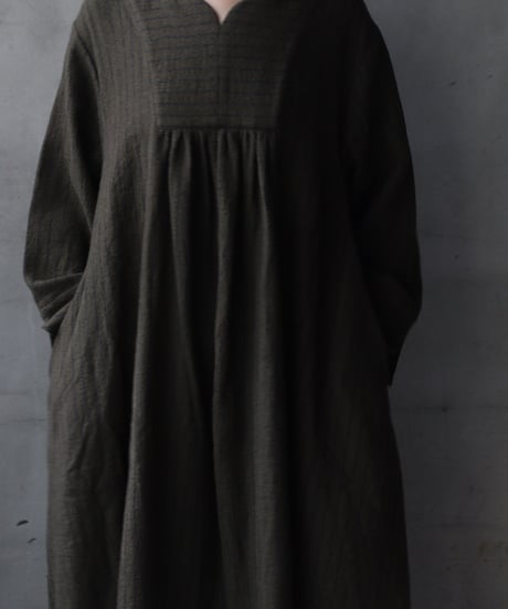 cavane キャヴァネ / Neckline switching dress wool100ワンピース / ca-25173
