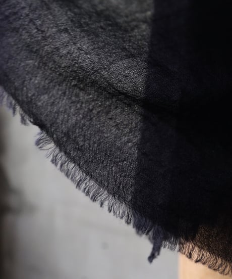 ALEKSANDR MANAMISアレクサンダーマナミ/ CASHMERE SCARF - BLACKショール/ am-25025