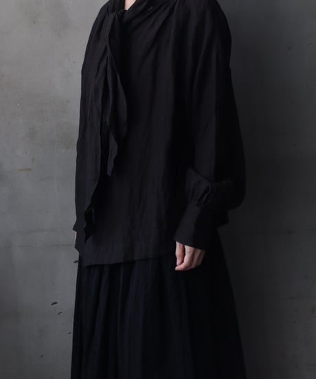 cavane キャヴァネ / Pull-over blouse with tie Linen100ブラウス / ca-26030