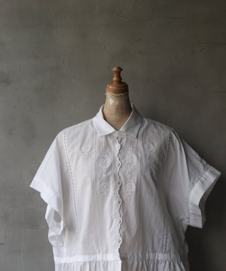 NATIVE VILLAGE ネイティブヴィレッジ / No.5/ Flowers that greet the morning 花刺繍ショートスリーブブラウス/ na-25011