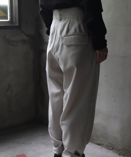 cavane キャヴァネ / Wool Tuck trousersパンツ / ca-22117