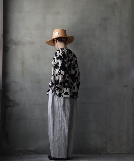 cavane キャヴァネ / Gather Neck Pullover Blouse linen&cottonブラウス / ca-26066