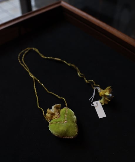 Antonia Rossi (Antomoon)/ Embroidered Heart Necklaceネックレス / An-24013