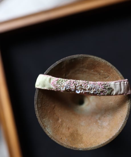 Antonia Rossi (Antomoon)/ Artisan Embroidered bracelets in vintage silkブレスレット / An-26014