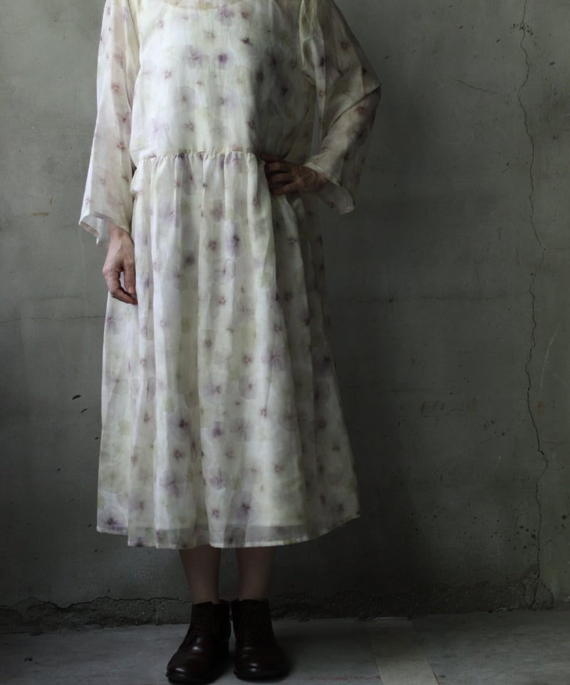 【新品タグ付】NATIVE VILLAGE/No.04 調和 押し花のスカーフ NATIVE VILLAGE ネイティブヴィレッジ / No.04/ harmony押し花のワ