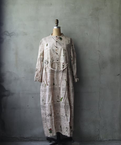 ALEKSANDR MANAMISアレクサンダーマナミ/ WINTER HERBARIUM LOOSE FRONT DRESSワンピース / am-24026