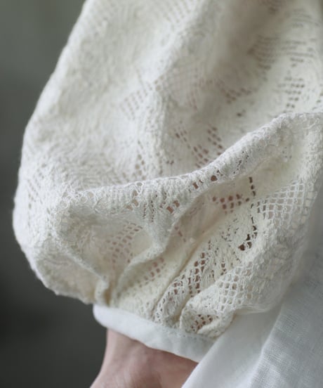 cavane キャヴァネ / Dress with voluminous sleevesワンピース / ca-26082