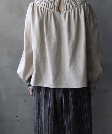 cavane キャヴァネ / Gathered stitch blouse linen & cottonブラウス / ca-25175