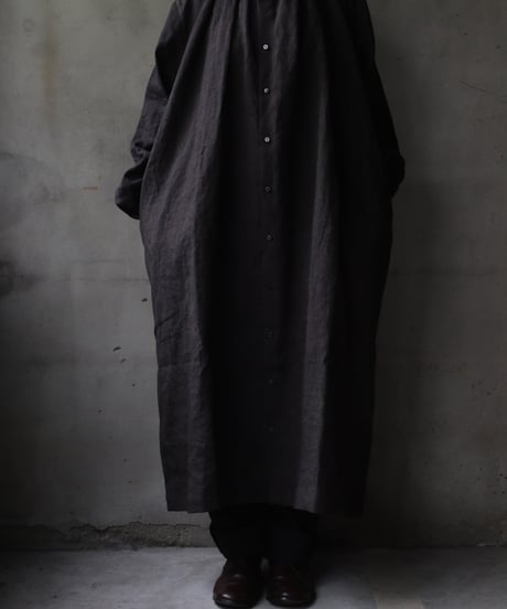 klauseクロイゼ / Belarus linen Gather shirt long length (鉄媒染) / kla-24009