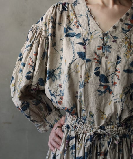 cavane キャヴァネ / V Pull-over blouse linen&cottonブラウス / ca-26061