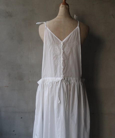 NATIVE VILLAGE ネイティブヴィレッジ / No.5/ Flowers that greet the morning 花刺繍キャミソールワンピース/ na-25008