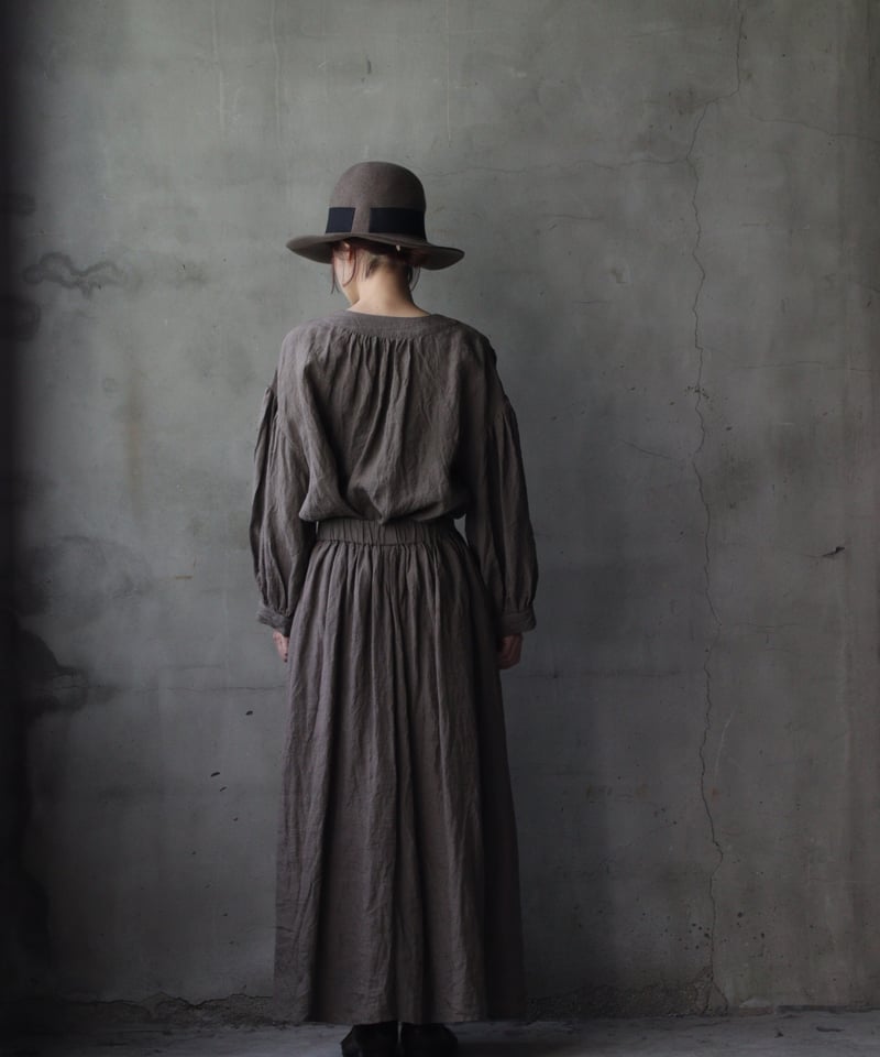 cavane キャヴァネ / V Pull-over blouse linen100ブラウス 