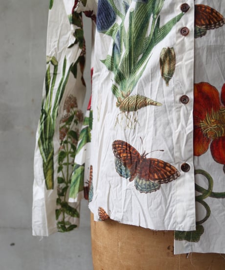 ALEKSANDR MANAMISアレクサンダーマナミ/ COLLARLESS GRAND FLEUR PRINT SHIRT - GRAND FLEURシャツ / am-24001