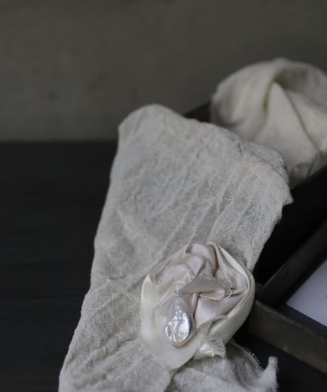 Atelier Inscrire /BAROQUE PEARL FLOWER EARRING/ At-23001
