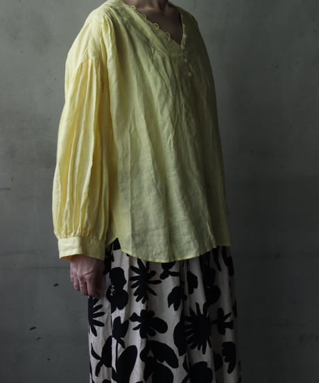 cavane キャヴァネ / V Pull-over blouse linen100ブラウス / ca-25163
