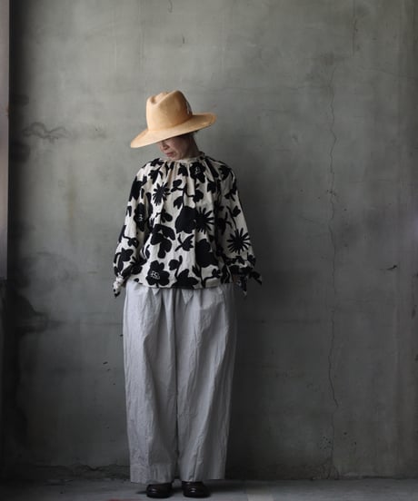 cavane キャヴァネ / Gather Neck Pullover Blouse linen&cottonブラウス / ca-26066